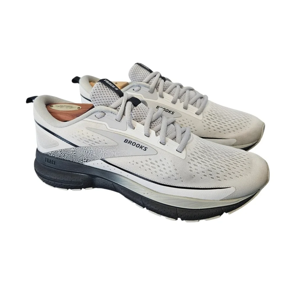 Brooks Trace 3 Running Shoes Women's Size 9D Wide Black/White Sneakers